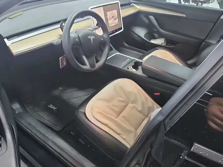 Tesla Model 3 — фото 3