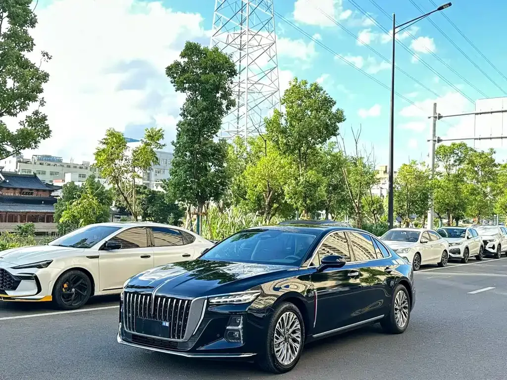 Hongqi H5 — фото 1