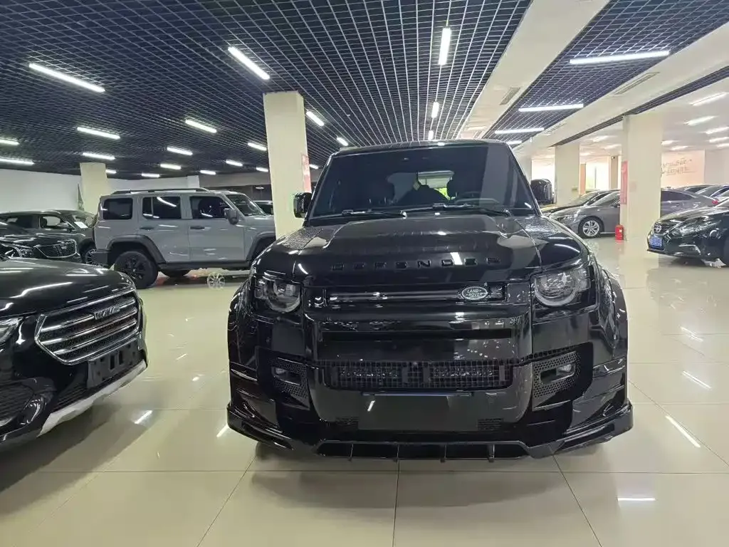 Land Rover Defender — фото 1