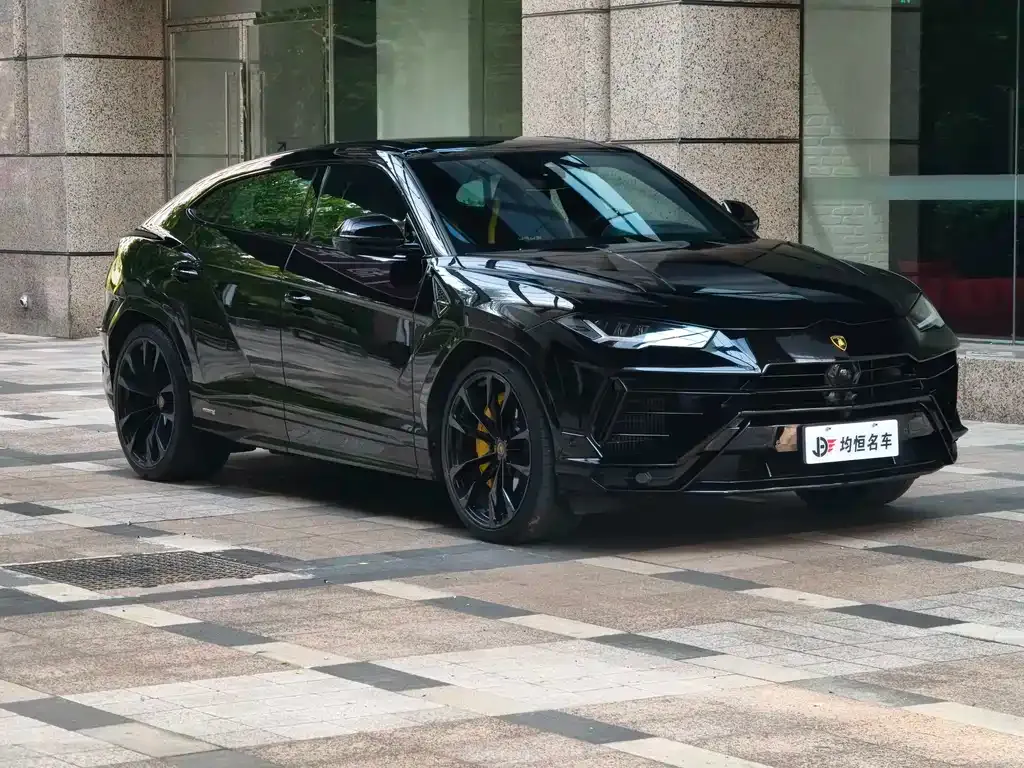 Lamborghini Urus — фото 1