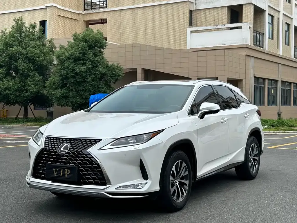 Lexus RX — фото 1