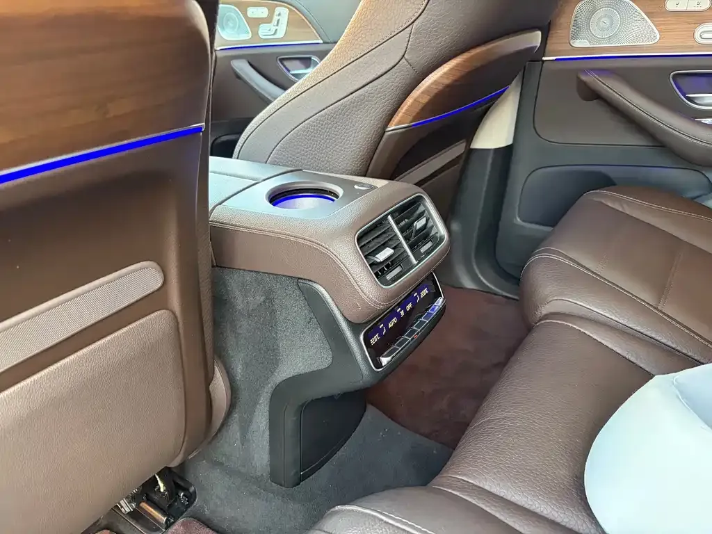 Mercedes-Benz GLS — фото 4