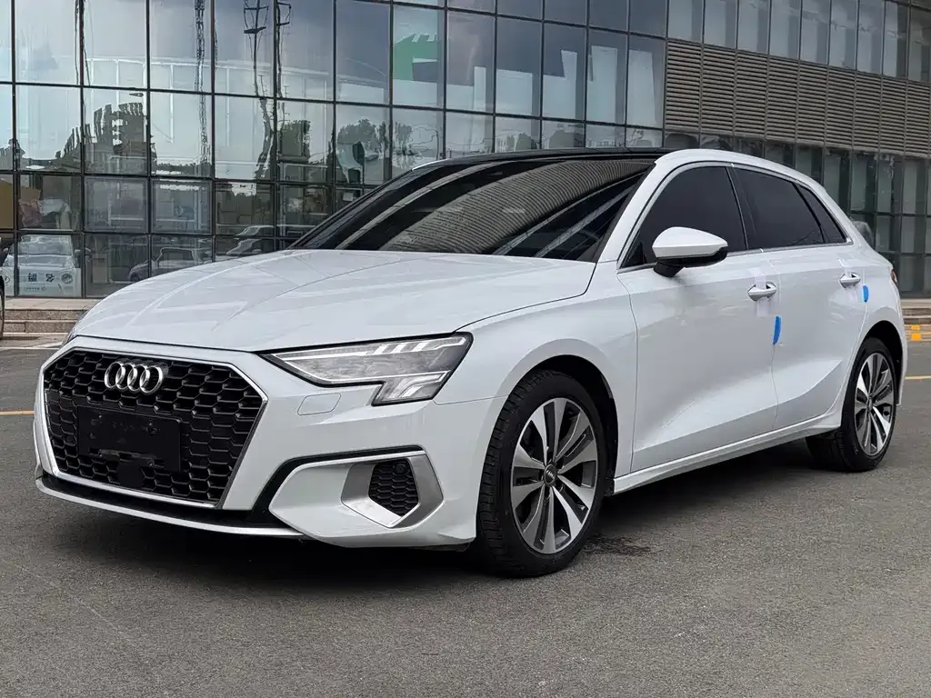 Audi A3 — фото 1