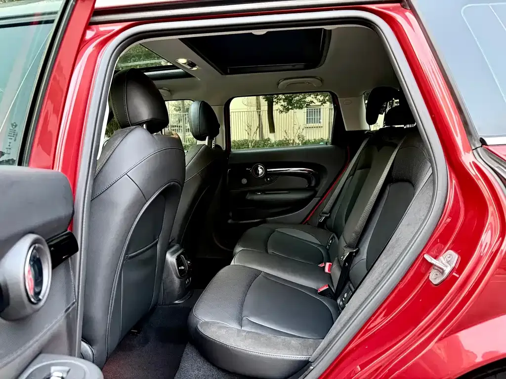 MINI Clubman — фото 3