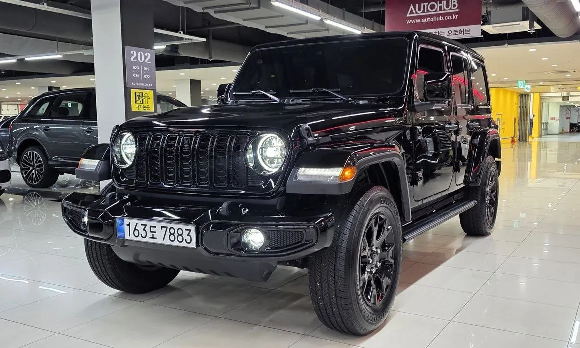 Jeep Wrangler — фото 1