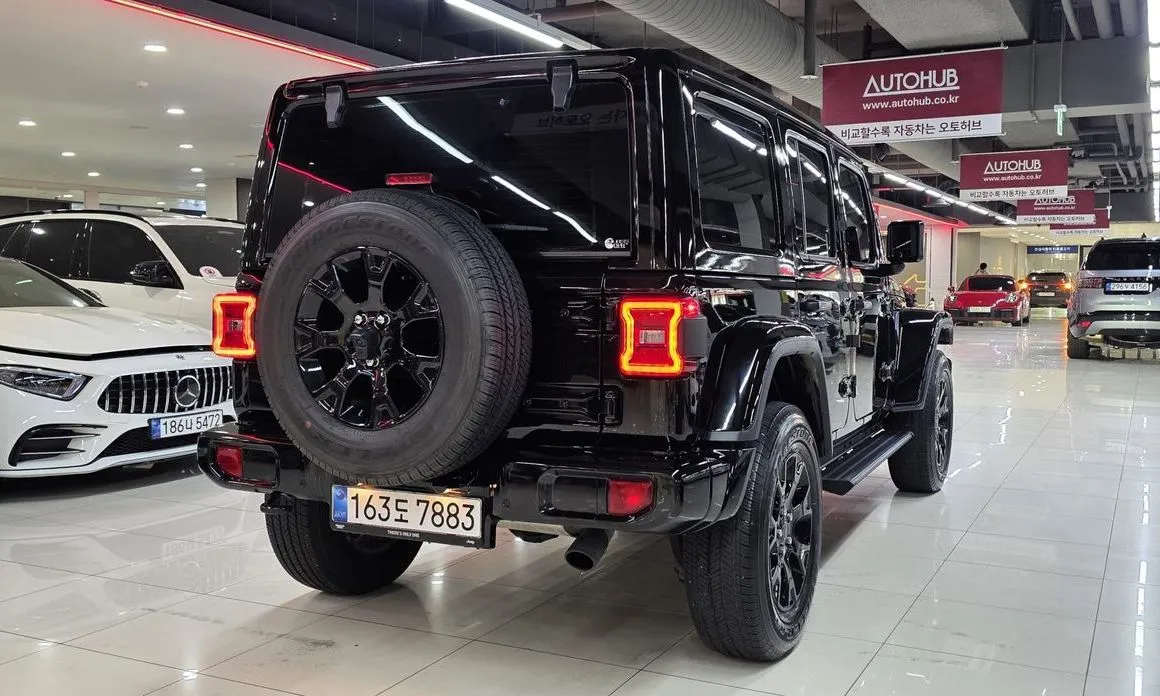 Jeep Wrangler — фото 9