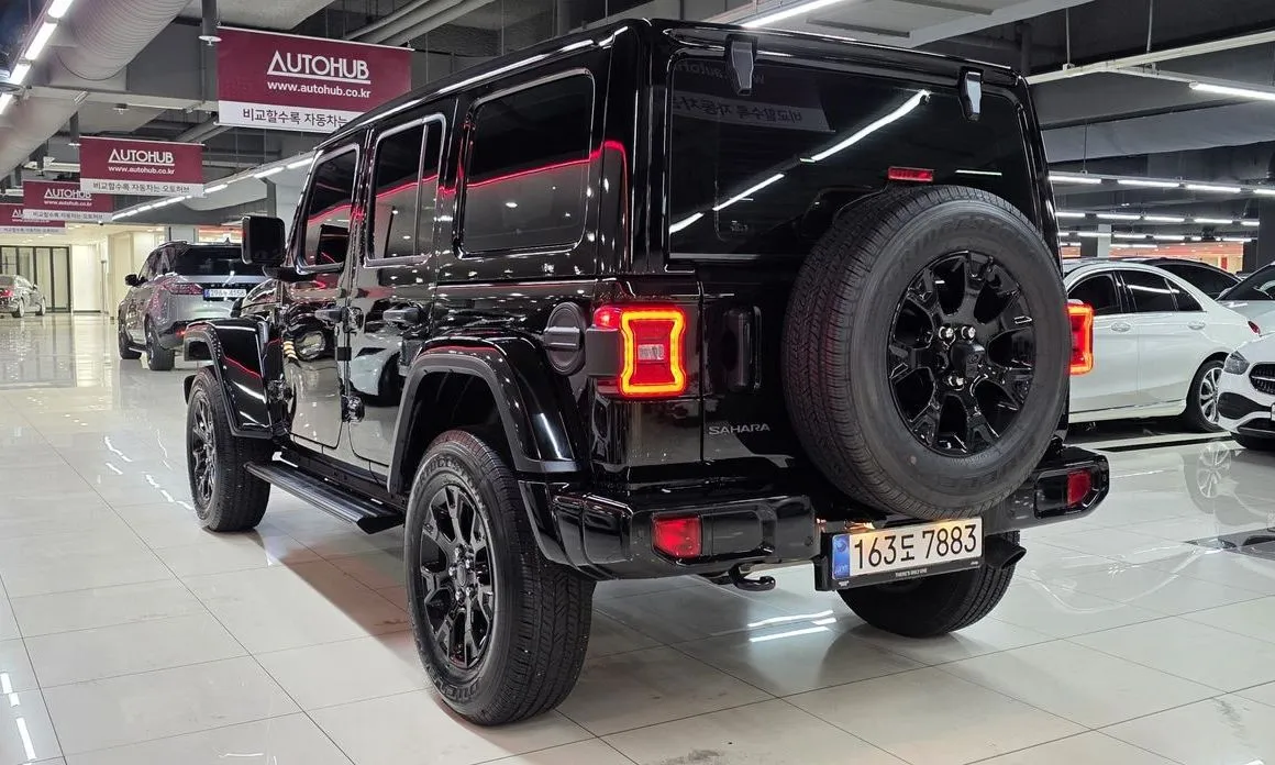 Jeep Wrangler — фото 10