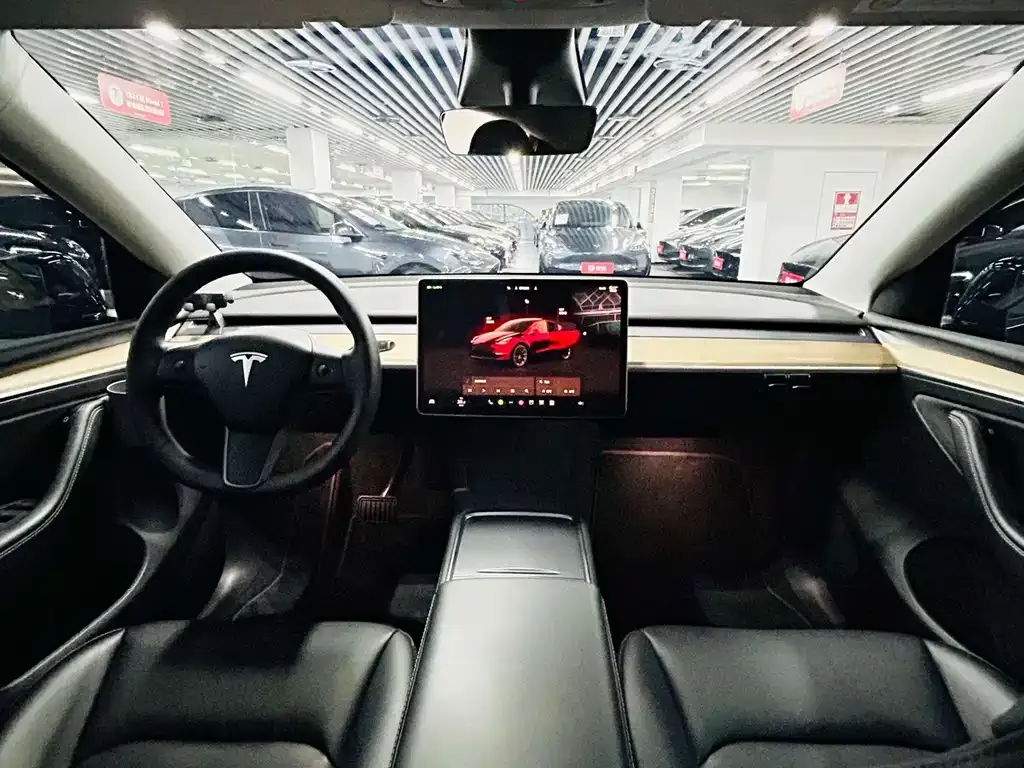 Tesla Model Y — фото 7