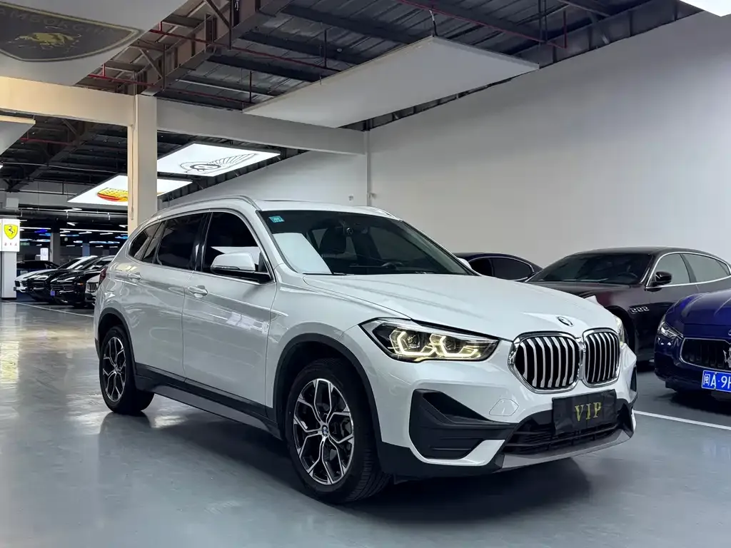 BMW X1 — фото 5