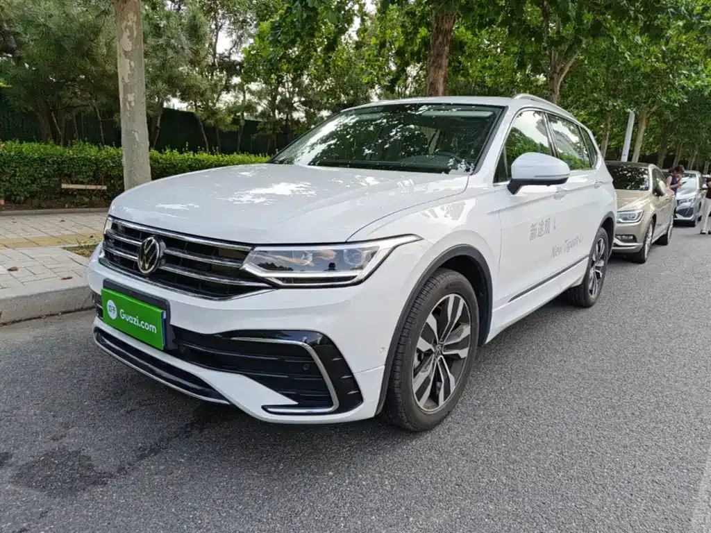 Volkswagen Tiguan L — фото 6