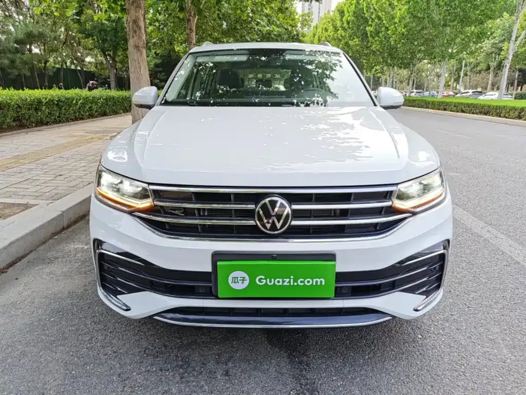 Volkswagen Tiguan L — фото 7