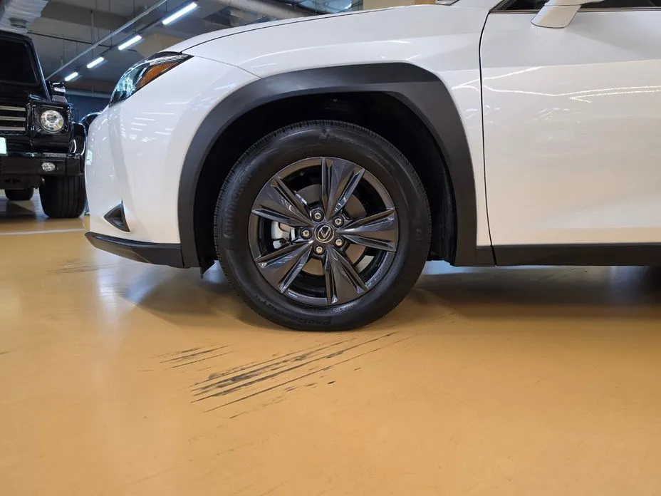 Lexus UX — фото 4