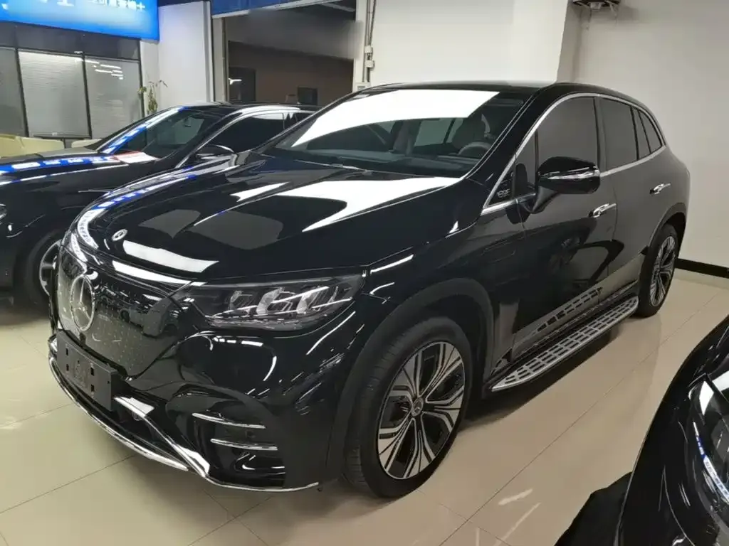 Mercedes-Benz EQE SUV — фото 1