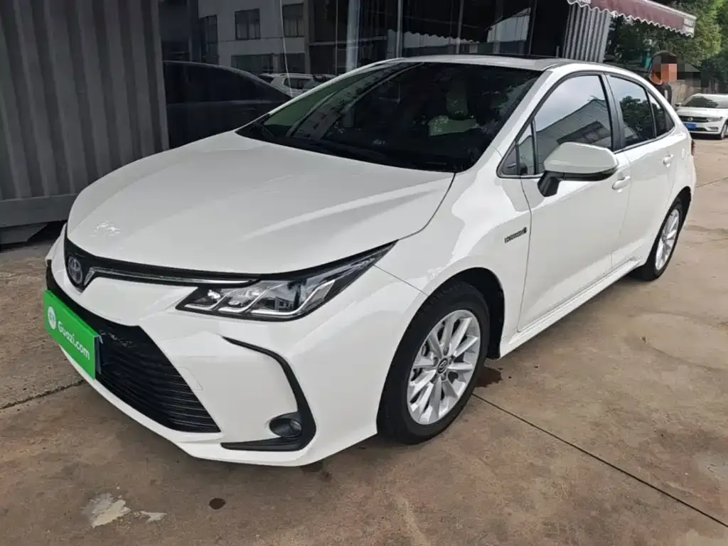 Toyota Corolla — фото 1