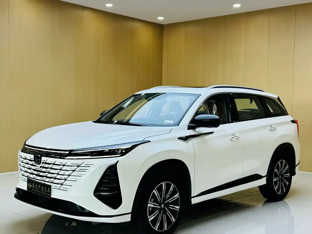 Changan CS75 PLUS — фото 1