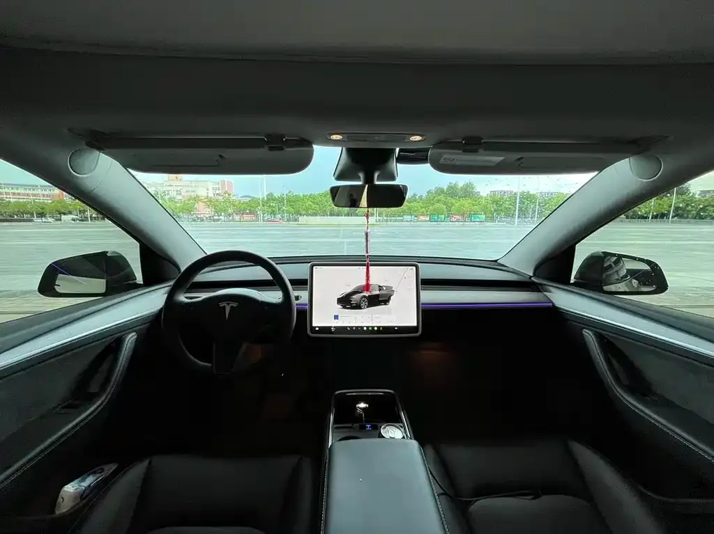 Tesla Model Y — фото 4
