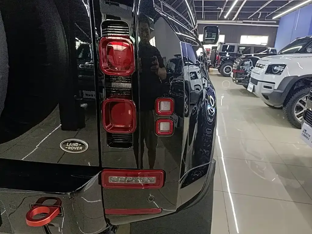 Land Rover Defender — фото 5
