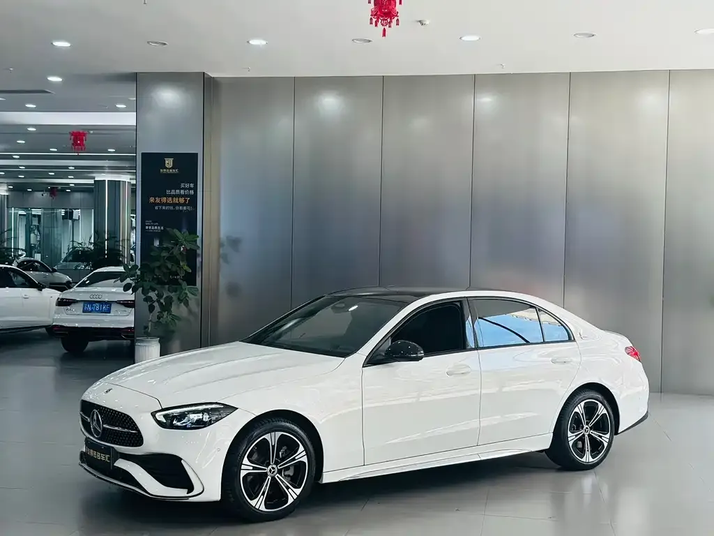 Mercedes-Benz C-Class — фото 1