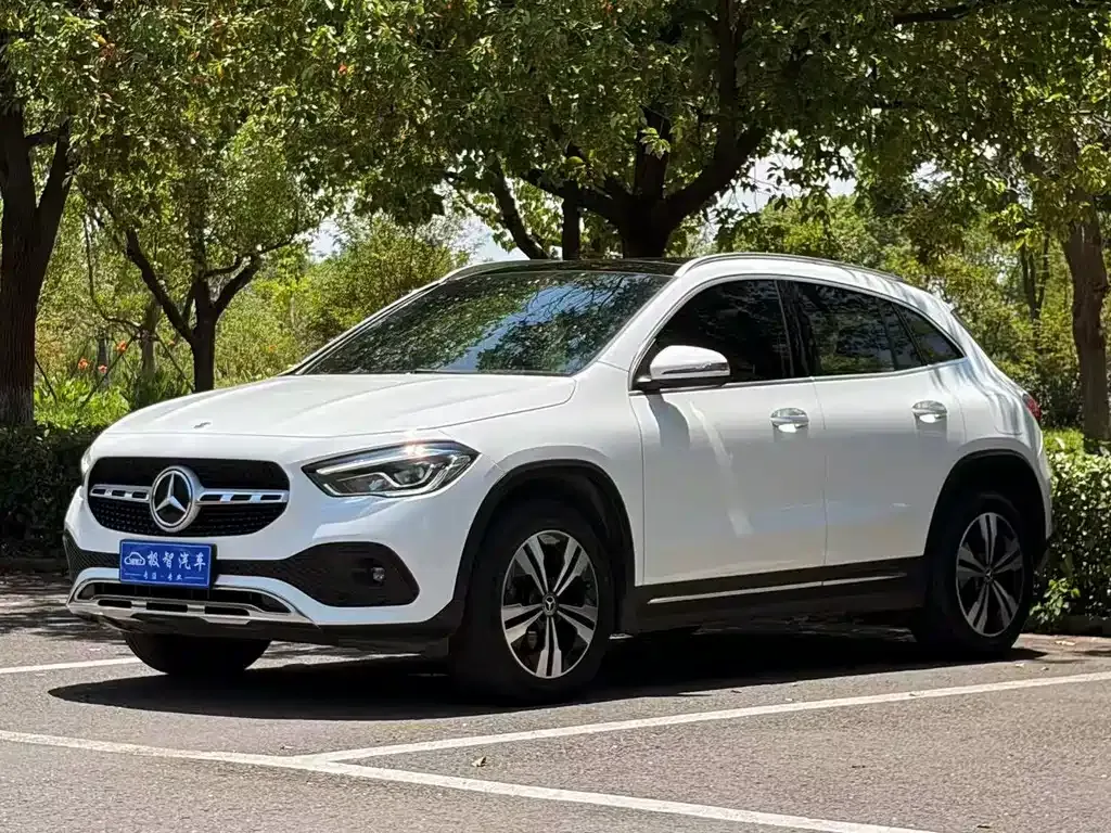 Mercedes-Benz GLA — фото 1