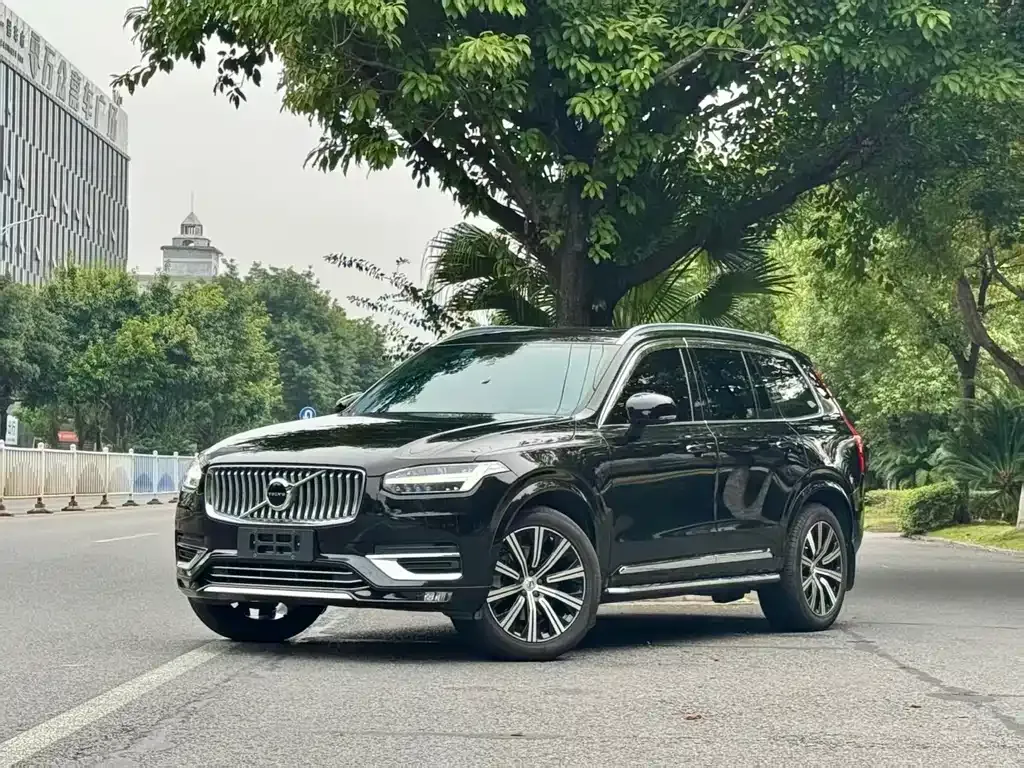 Volvo XC90 — фото 1
