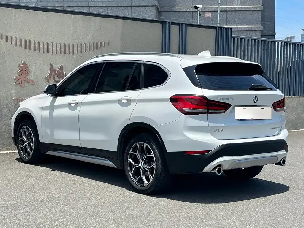 BMW X1 — фото 9