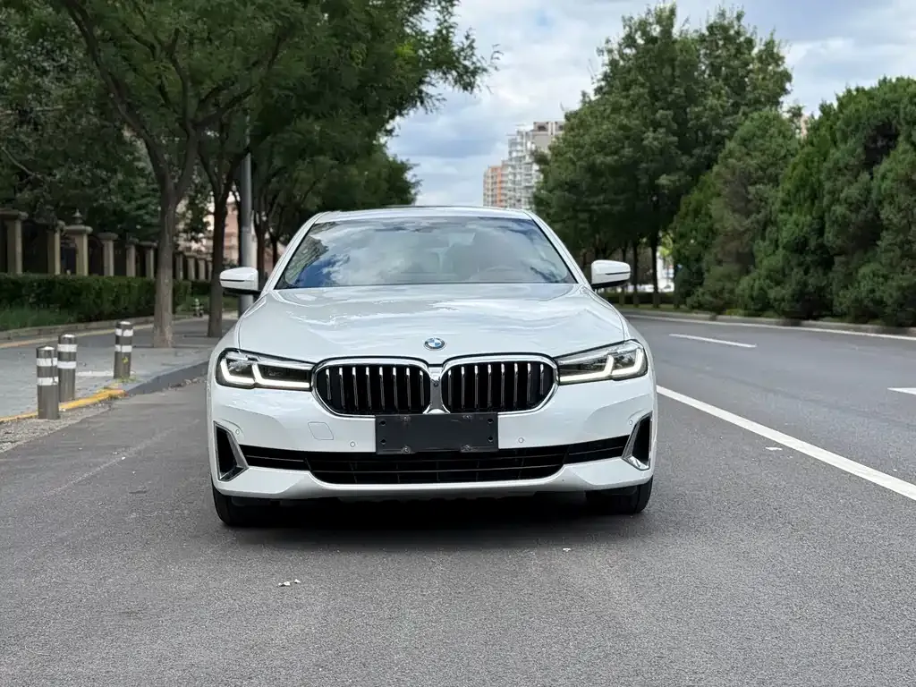 BMW 5 Series — фото 5