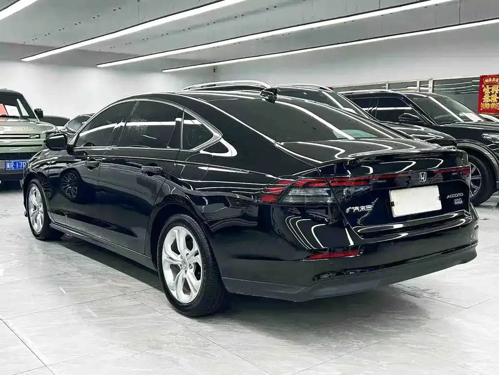 Honda Accord — фото 9