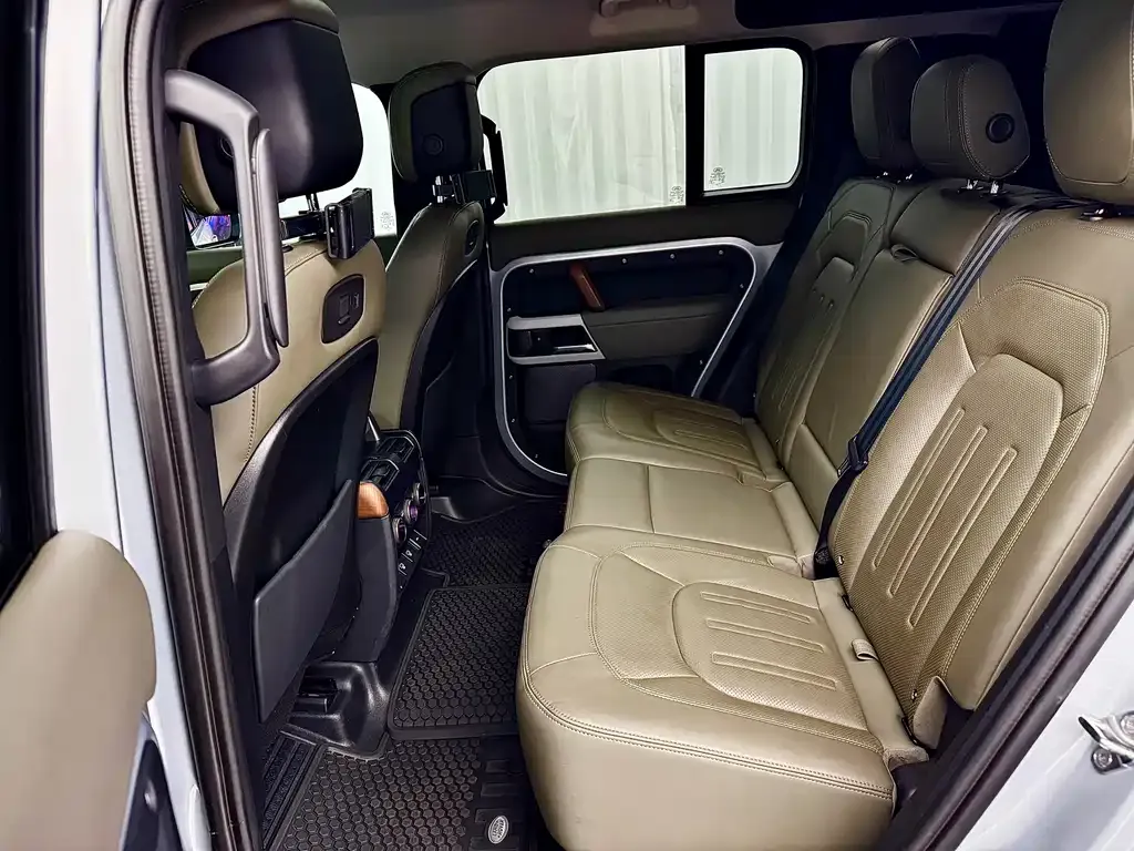Land Rover Defender — фото 10