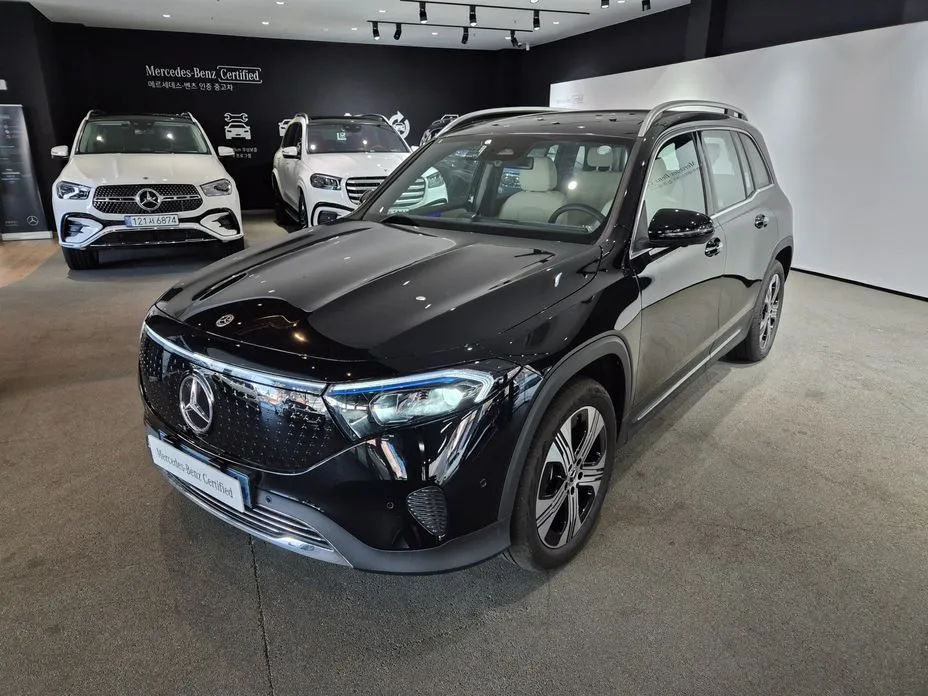Mercedes-Benz EQB — фото 1
