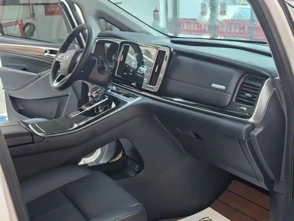 GAC Motor Trumpchi M8 — фото 10