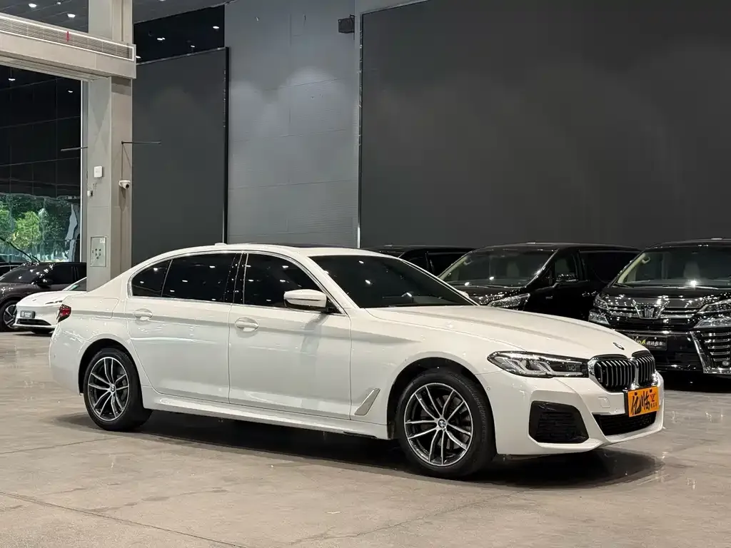 BMW 5 Series — фото 2