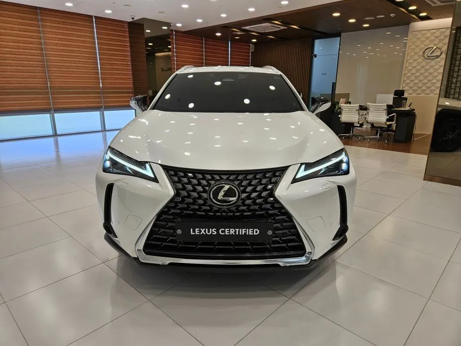 Lexus UX — фото 2