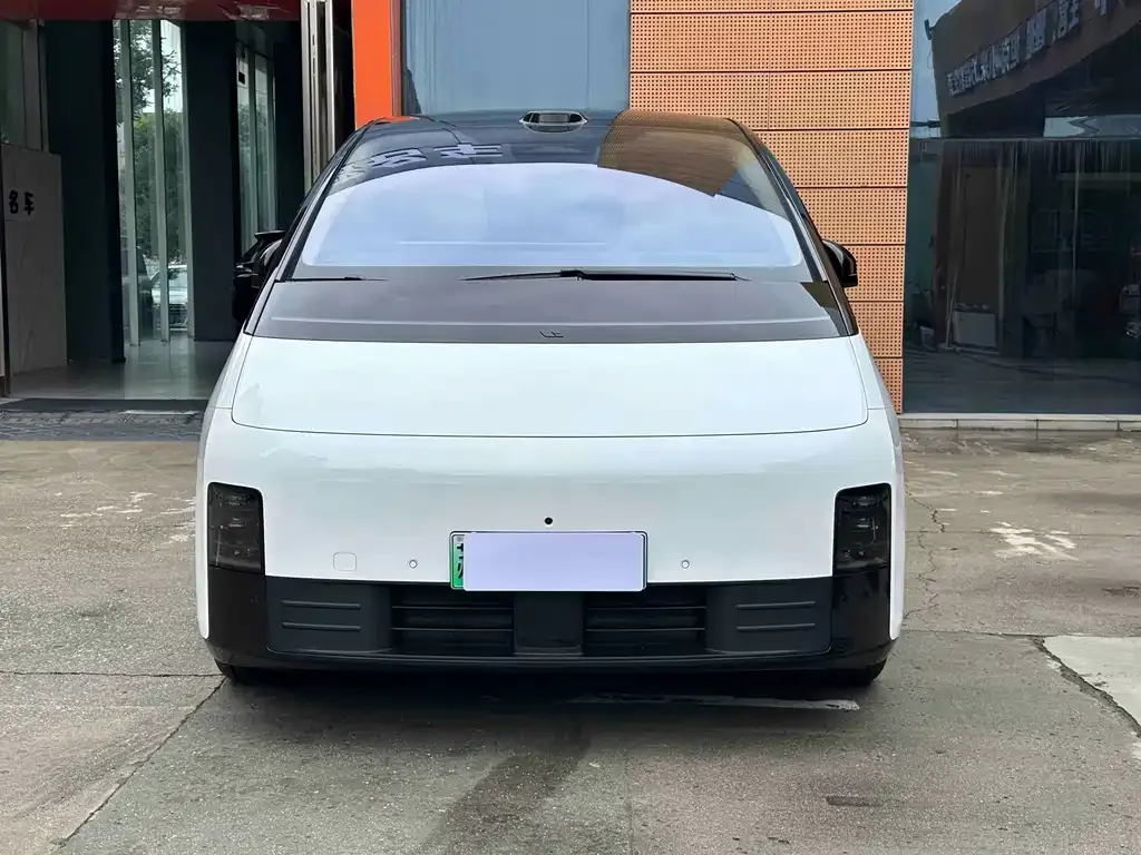 Li Auto MEGA — фото 7