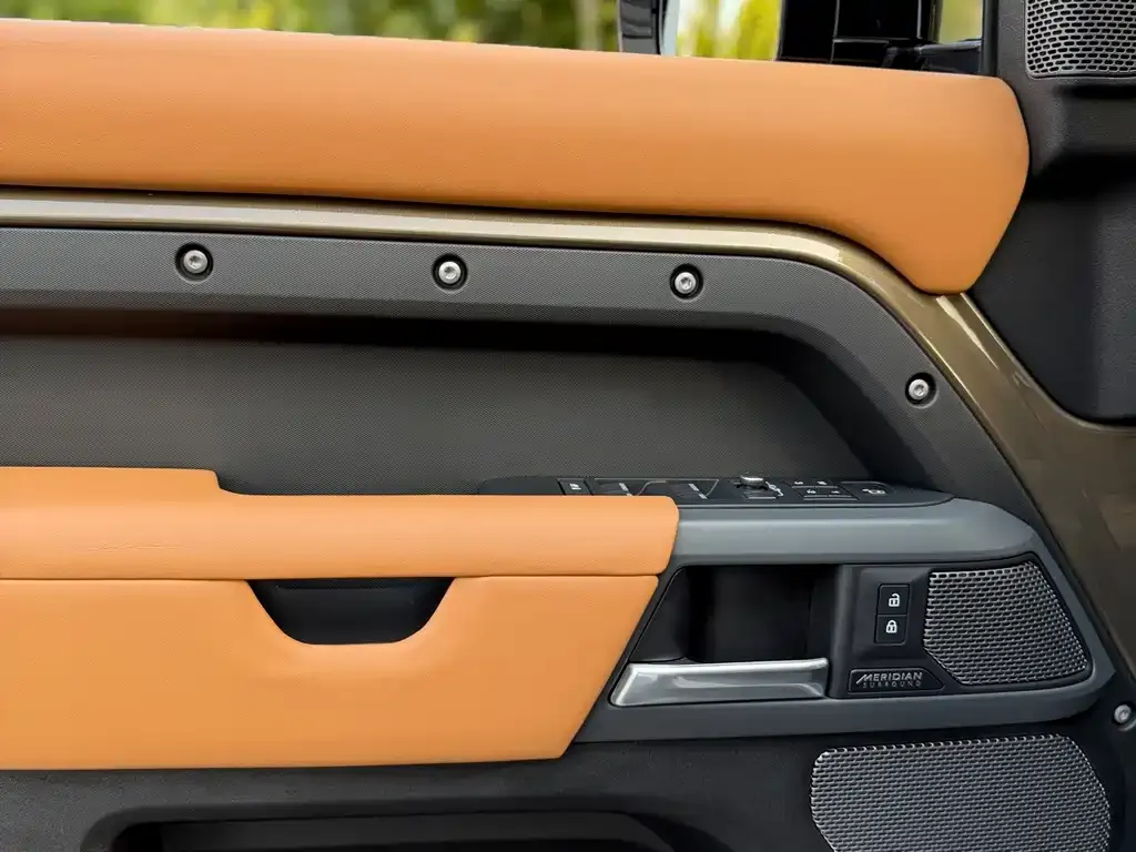 Land Rover Defender — фото 5