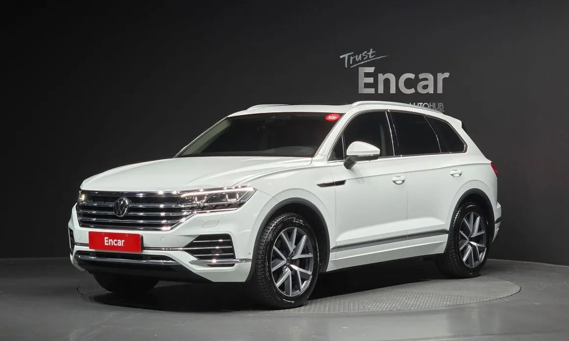 Volkswagen Touareg — фото 1