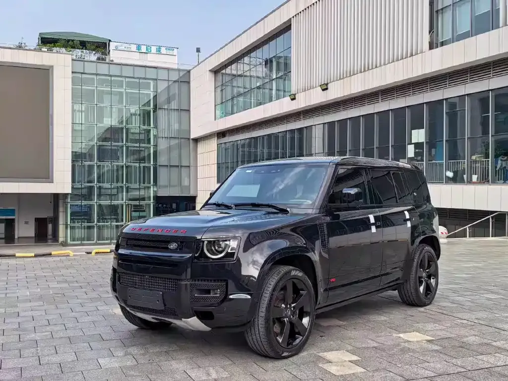 Land Rover Defender — фото 1