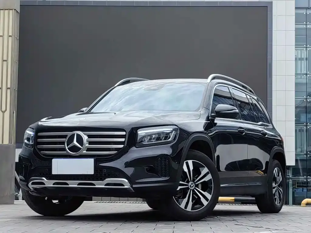 Mercedes-Benz GLB — фото 1