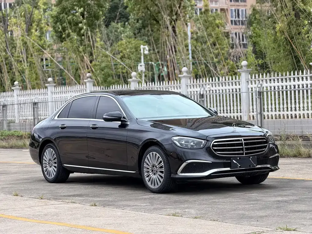 Mercedes-Benz E-Class — фото 10