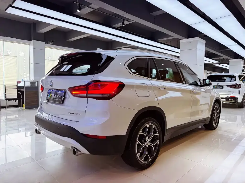 BMW X1 — фото 3