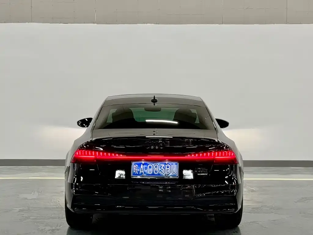 Audi A7L — фото 2