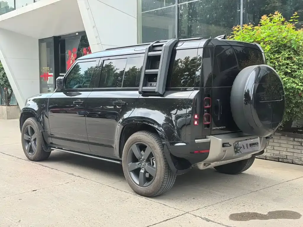 Land Rover Defender — фото 2