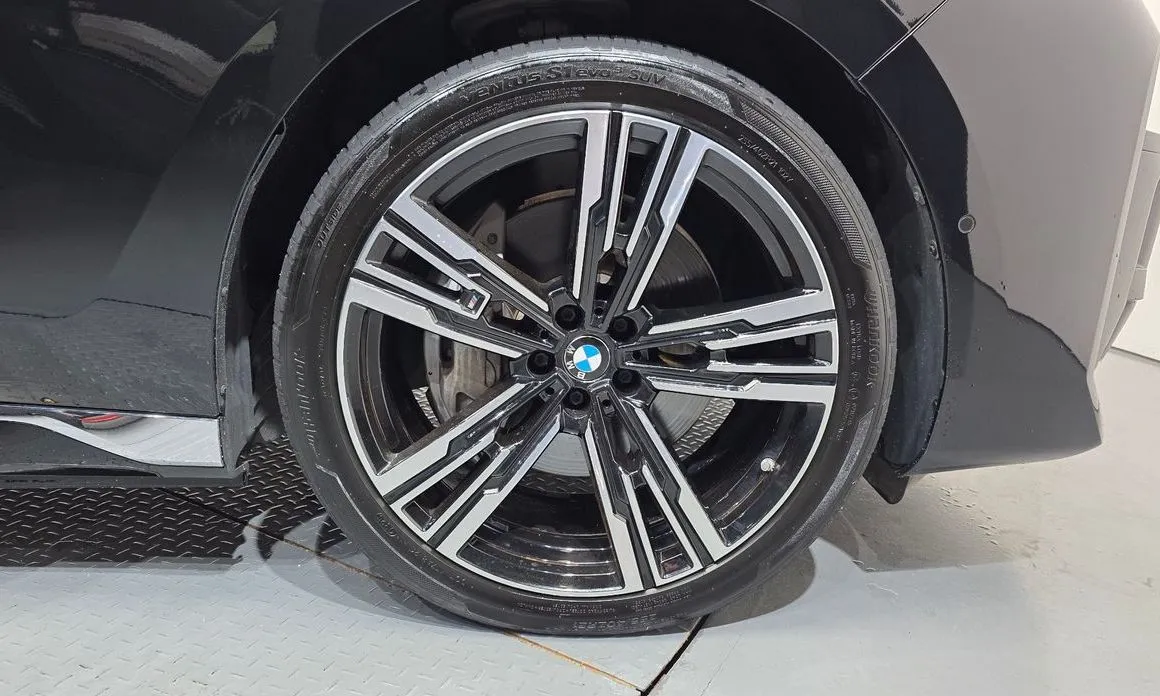 BMW i7 — фото 9