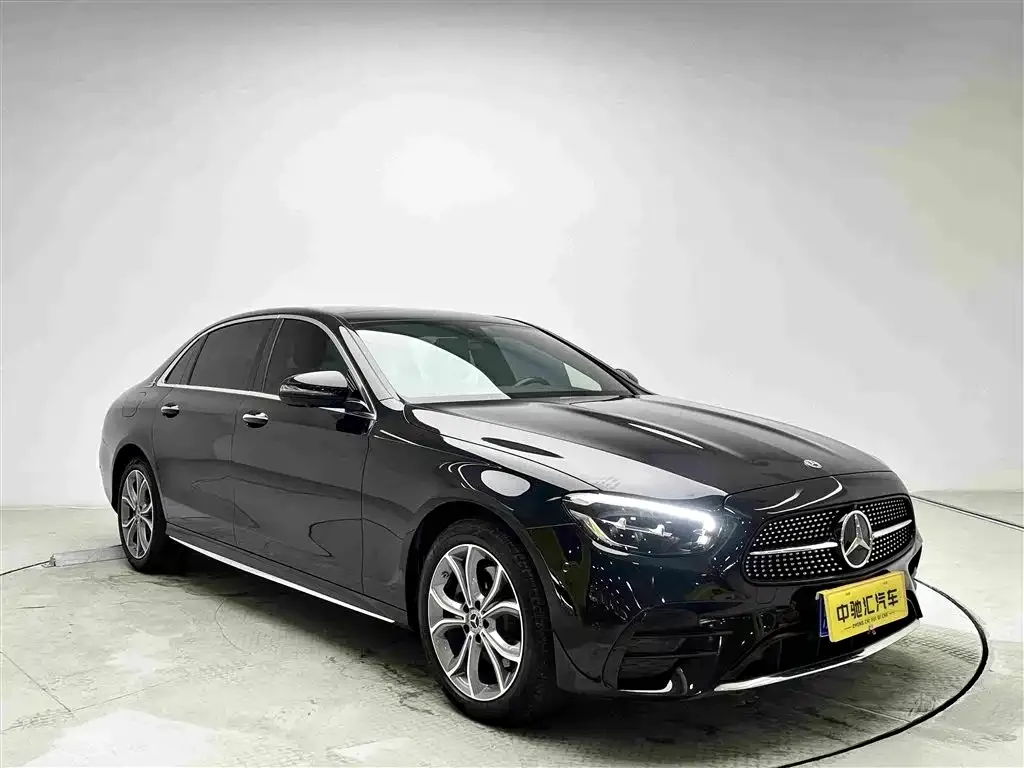 Mercedes-Benz E-Class — фото 3