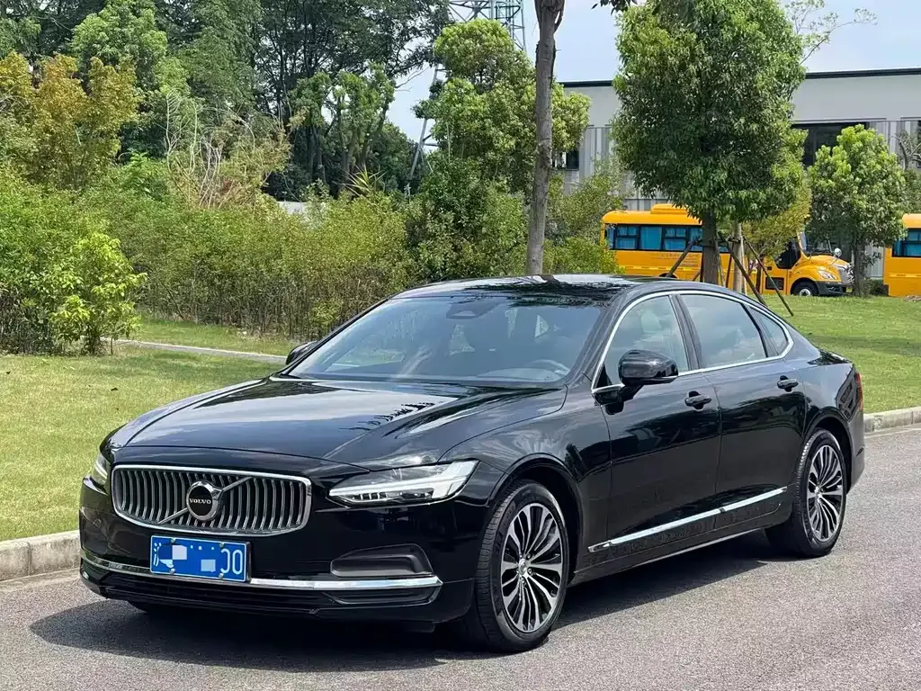 Volvo S90 — фото 1
