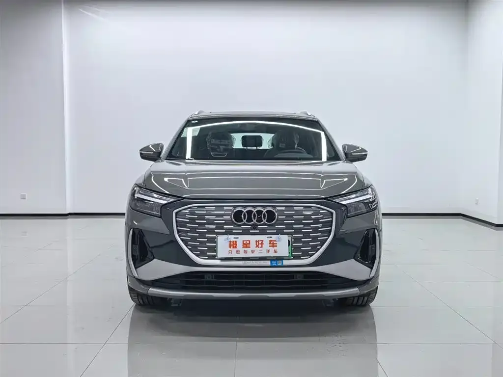 Audi Q4 e-tron — фото 3