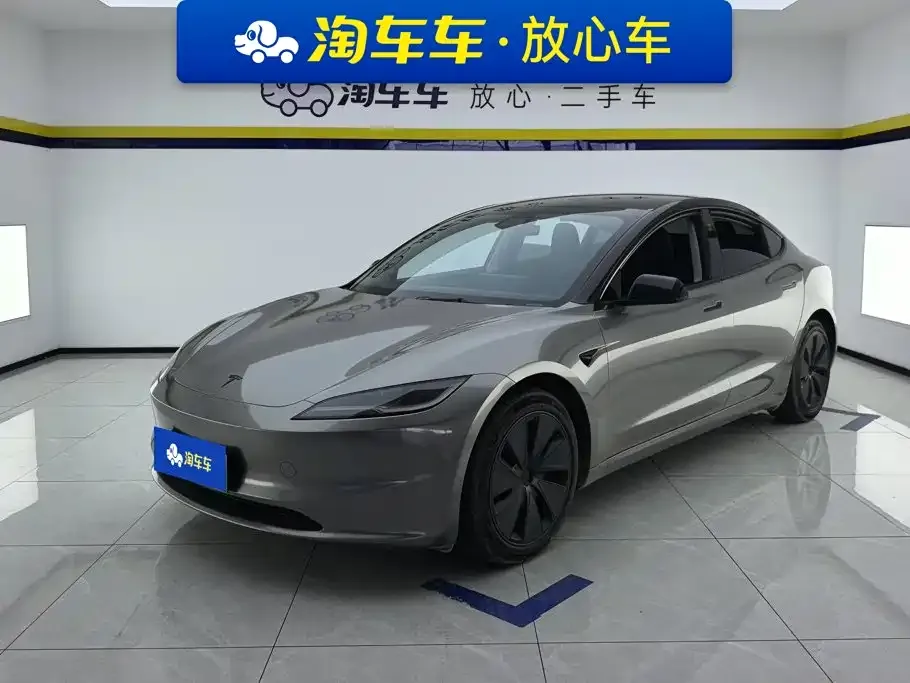 Tesla Model 3 — фото 1