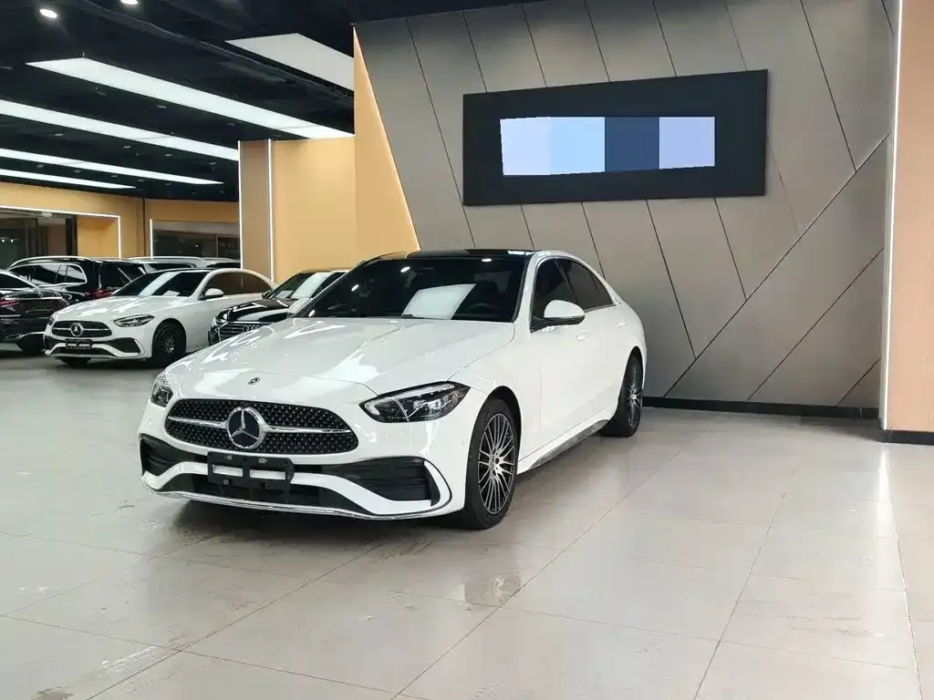 Mercedes-Benz C-Class — фото 1