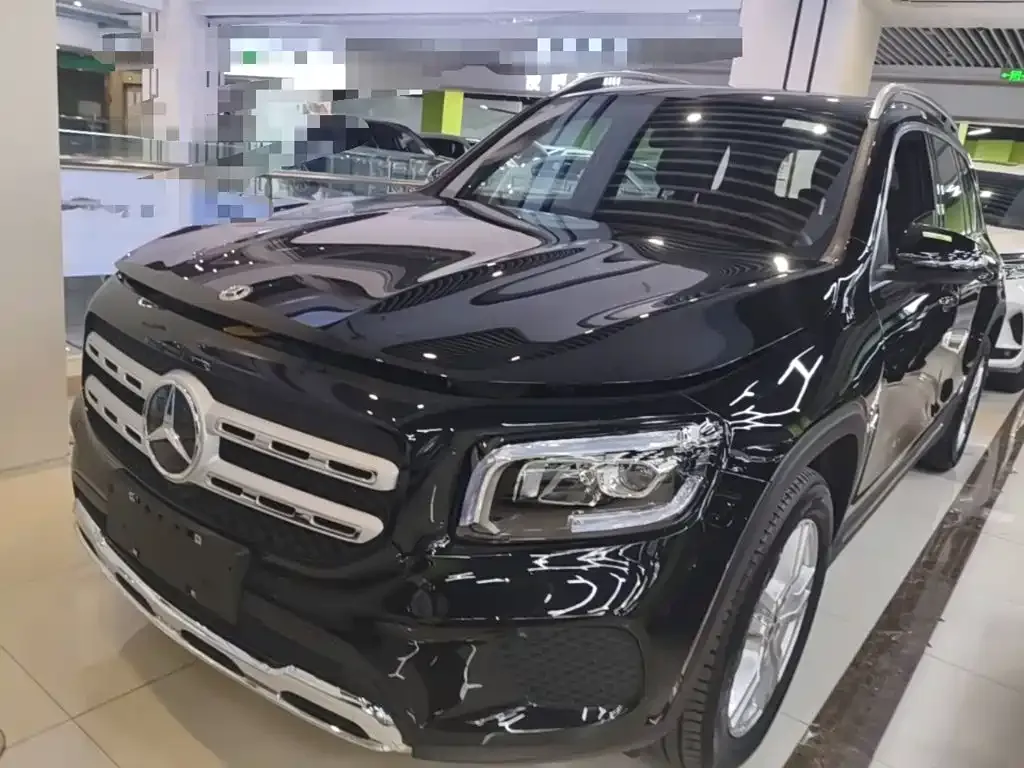 Mercedes-Benz GLB — фото 1