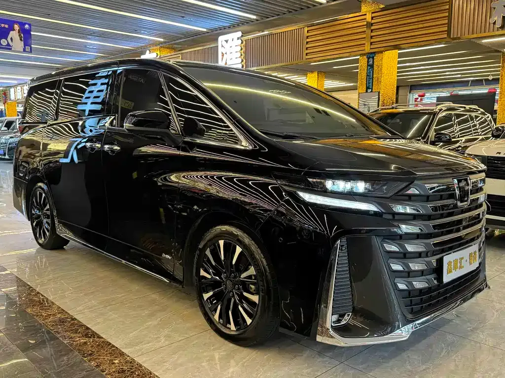 Toyota Vellfire — фото 10