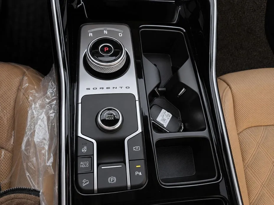 Kia Sorento — фото 8